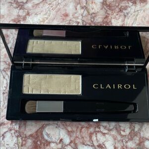 Clairol Root Touch Up. Blonde gently used, great condition.